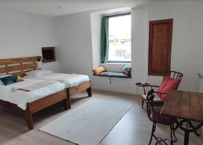 D'hotes Mandachaina فندق مبيت وإفطار 3*